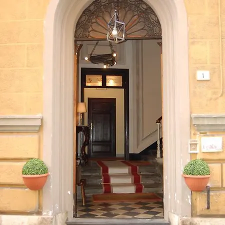 Antica Piazza Dei Miracoli Bed & Breakfast